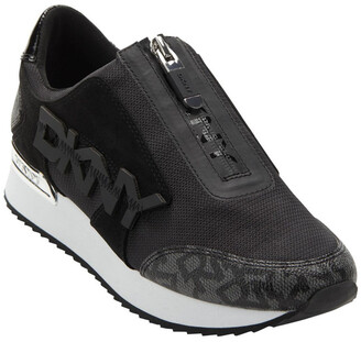 does dkny shoes run big or small