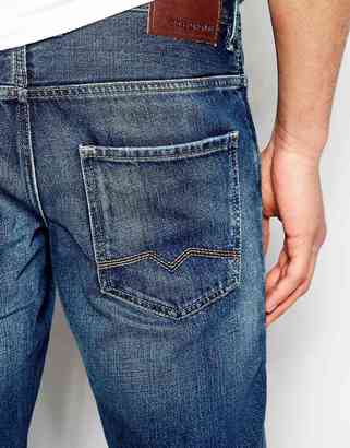 BOSS ORANGE Jeans in Mid Wash Regular Fit