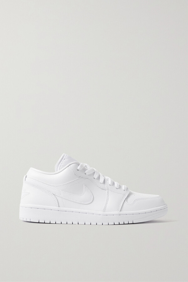 mens white jordan sneakers