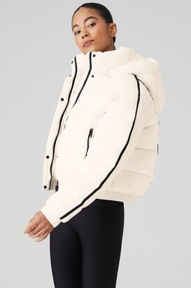 Alo Yoga  Aspen Love Puffer Jacket in Ivory White, Size: Medium