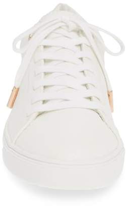 Curly low top sneaker Clearance