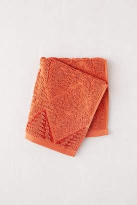 Pendleton Geo Sculpted Face Towel