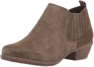 clarks women's wilrose sage ankle bootie