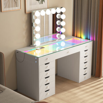 Wade Logan Claraliz Vanity