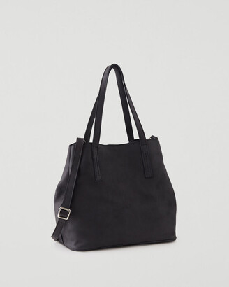 amelia tote roots