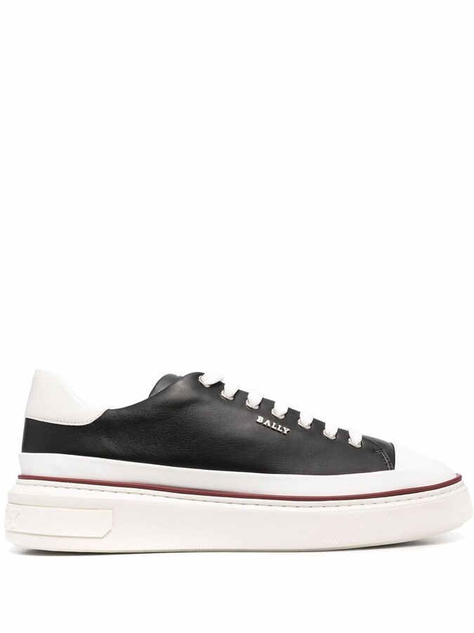 platform sole sneakers