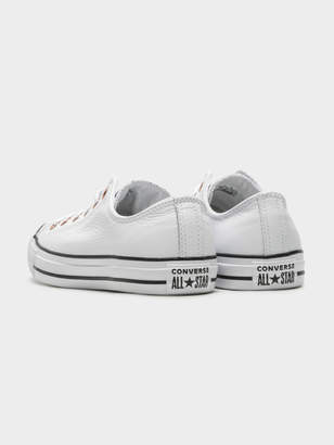 Converse Unisex Chuck Taylor All Star Low-Top Sneakers in White Leather