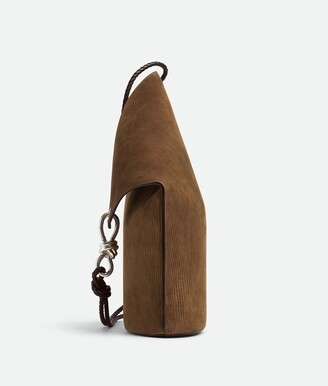 【BOTTEGA VENETA】MEDIUM KNOT BUCKET BAG Bottega Veneta Medium Knot Bucket Bag - Space | Editorialist