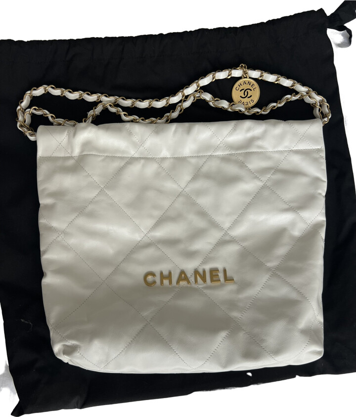Chanel - Authenticated Chanel 22 Handbag - Leather Gold Plain for Women, Very Good Condition