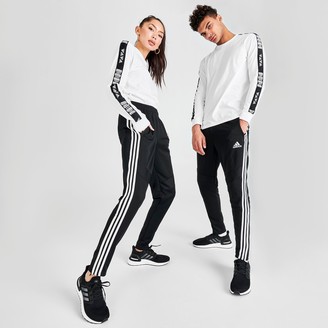 men's outfits with adidas pants