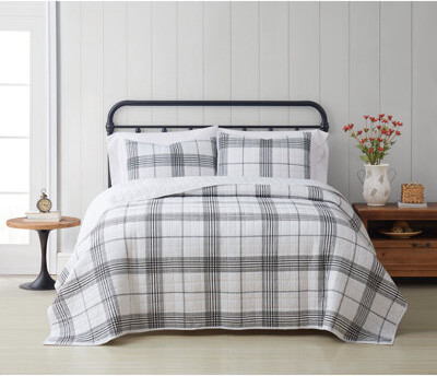 Cottage Classics White/Black/Gray Standard Cotton Quilt Set Standard Cotton Quilt Set