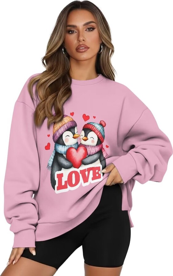 Fiqyvagox Valentine's Day Decor Penguin Heart Print Light Violet Women Crewneck Sweatshirts with Pockets Long Sleeve Drop Shoulder Pullovers Comfy Stylish Loose Fit Clothes for Daily Wear