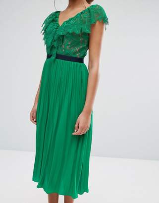 Three floor Midi Dress With Pleated Skirt And Frill Detail