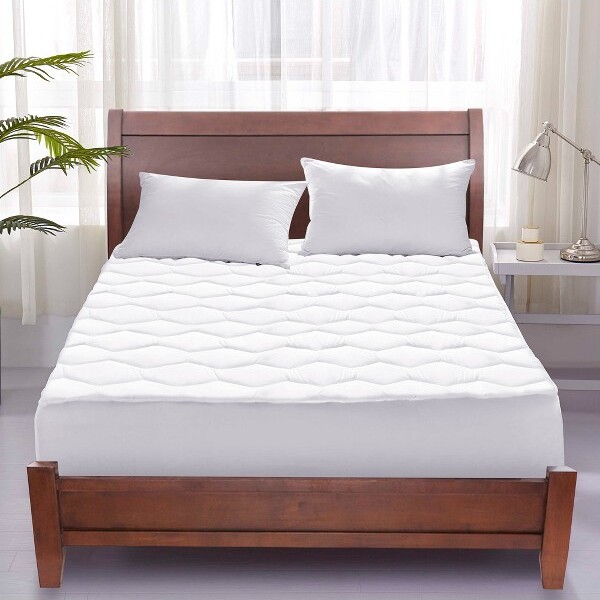 https://img.shopstyle-cdn.com/sim/f0/b7/f0b7146b797ab07107aa261d7a5e4a5e_best/peace-nest-white-polygon-quilted-mattress-pad-with-100-peach-skin-cover-full.jpg