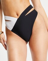 Thumbnail for your product : Pour Moi? Pour Moi Freedom cut out V bikini bottom in monochrome