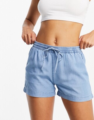 Only chambray shorts with tie waist in medium blue
