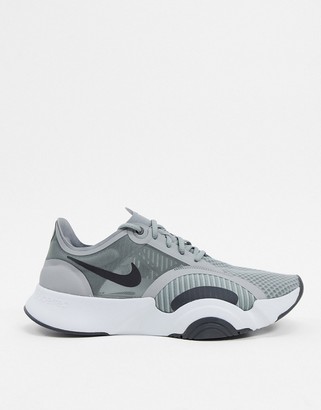 grey nike trainers