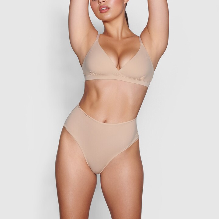 SKIMS Fits Everybody Crossover Bralette | Clay