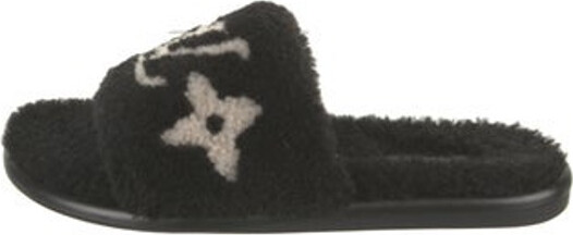 black louis vuitton sandals outfit｜TikTok Search