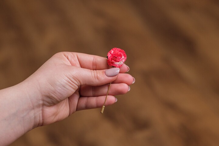 Etsy Flower Lapel Pin in Red Ombre Color - Two-Colored Prom Boutonniere Extravagant Wedding Accessories For Him