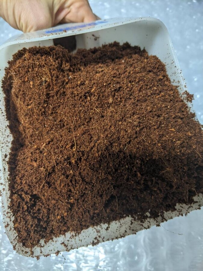 Expanded Coco Coir Fiber - 4 Quart Bag