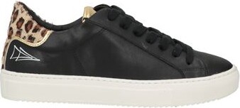 Nevver Woman Sneakers