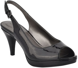 bandolino peep toe slingback