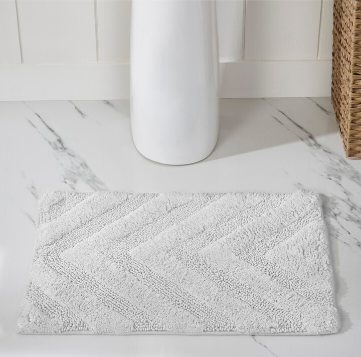 Better Trends Loopy Chenille Bath Rug 24-in x 24-in White Cotton Bath Rug  in the Bathroom Rugs & Mats department at