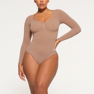NEW SKIMS SEAMLESS SCULPT LOW BACK THONG BODYSUIT Size Medium in 2023