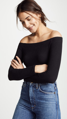 black shoulder shirt