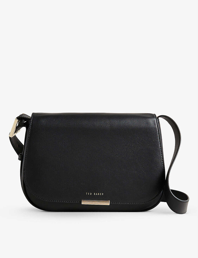 black leather structured handbolsa