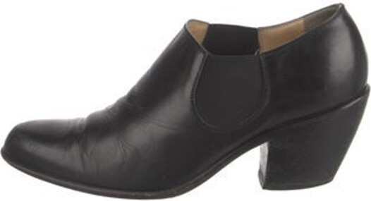 Walter Steiger Leather Pumps Black Semi-Pointed Toes Unfortunately, due to restrictions, this item may not be eligible for shipping in all areas.