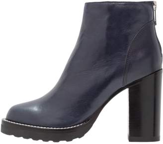 Malo MA&LO High heeled ankle boots avirex blu