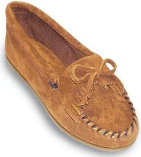 Minnetonka Women's 402 Kilty Moccasin,Brown,9.5 M US