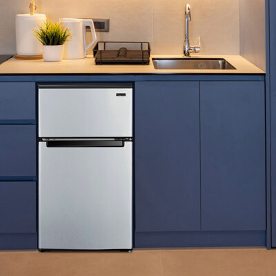 Magic Chef 3.1-cu. ft. Mini Refrigerator with Top Freezer in Black