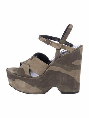 camouflage wedges