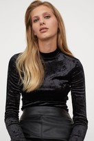HM velvet top