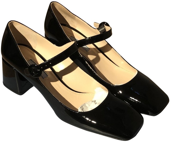 black patent leather mary jane heels