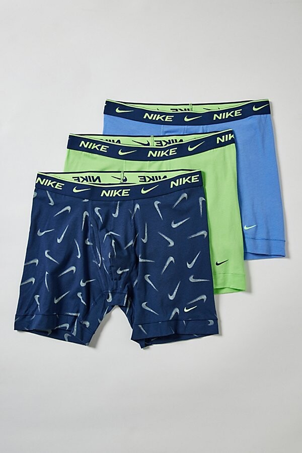 https://img.shopstyle-cdn.com/sim/f5/64/f5648aacacc82d0c5efe0462fb67e2a0_best/nike-everyday-cotton-stretch-boxer-brief-3-pack.jpg