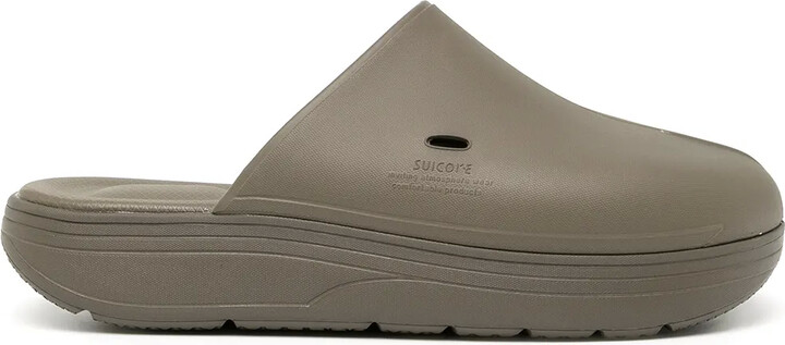 suicoke closed toe