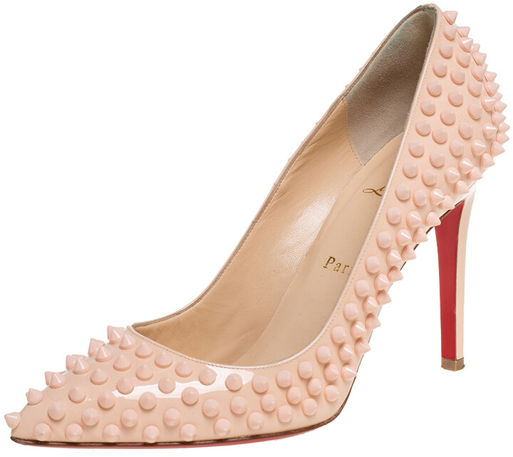 Vælg licens Svin Christian Louboutin Beige Patent Leather Pigalle Spikes Pointed Toe Pumps  Size 38 - ShopStyle
