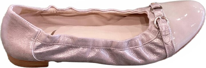 Lalisa Women's Cherish Ballet Flats In Light Taupe Metallic