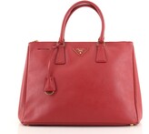 red prada handbolsa