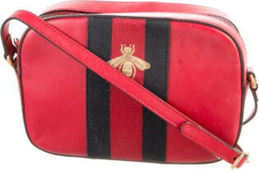 Gucci Webby Bee Shoulder Bag - For Sale on 1stDibs  gucci webby bee  crossbody bag, gucci webby crossbody, gucci bee bag crossbody