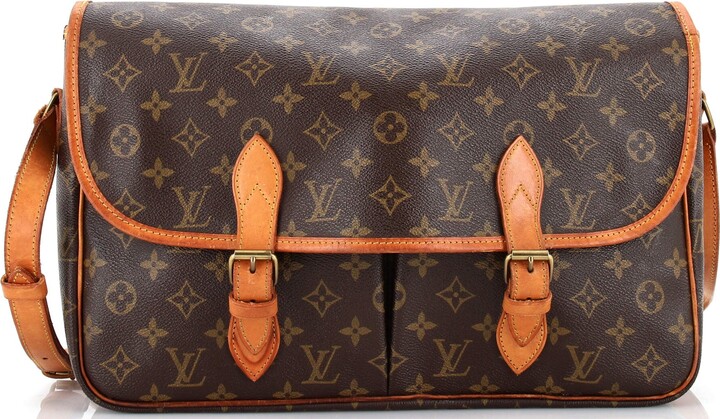 Louis Vuitton Gibeciere  Louis vuitton bag outfit, Louis vuitton