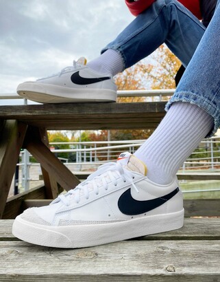 nike blazer 77 low on feet