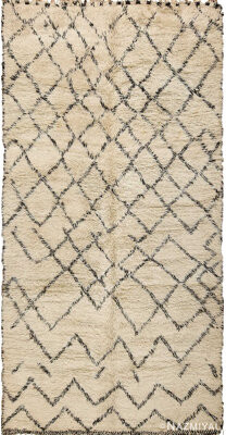 Nazmiyal Collection Moroccan Shaggy Beni Ourain Carpet