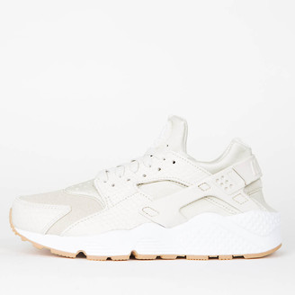 white nike womens huaraches