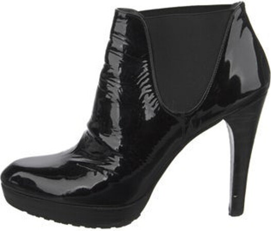 stuart weitzman laine suede chelsea boots