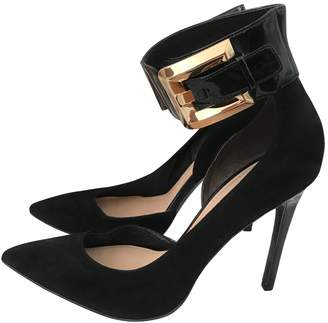 guess black suede heels
